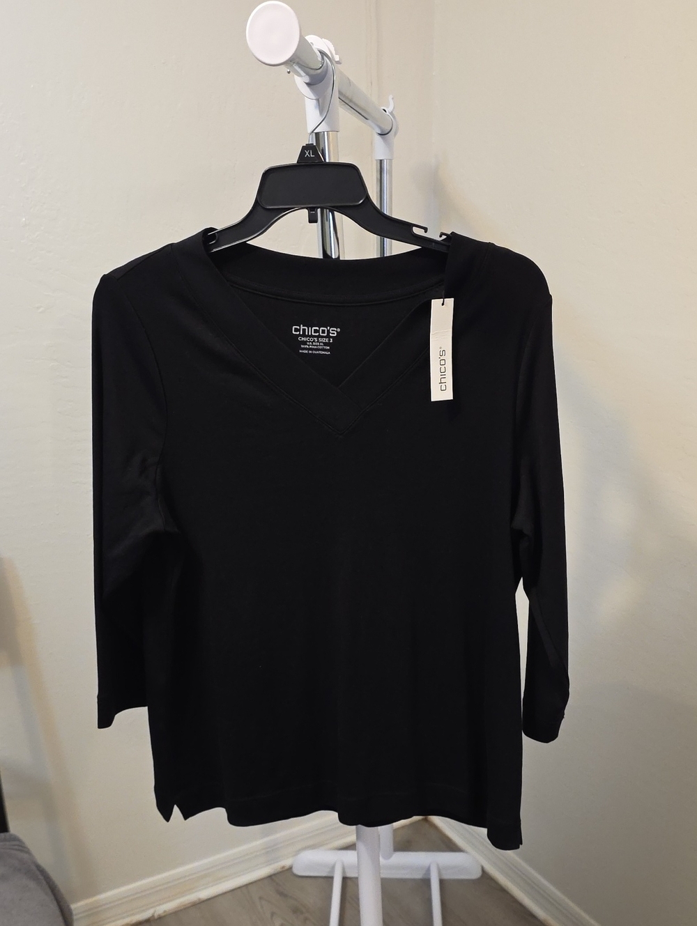 Chico's Black V-Neck Long Sleeve Top